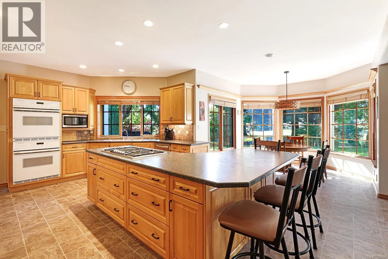 3331 Royal Vista Way