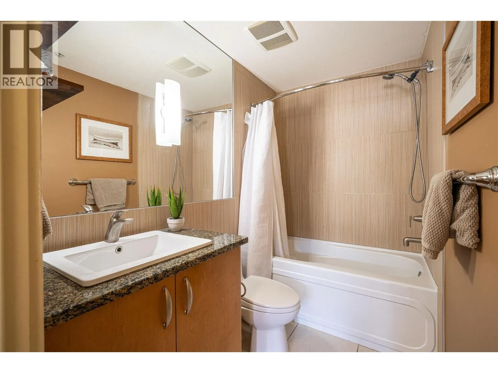 7343 Okanagan Landing Road Unit# 2105