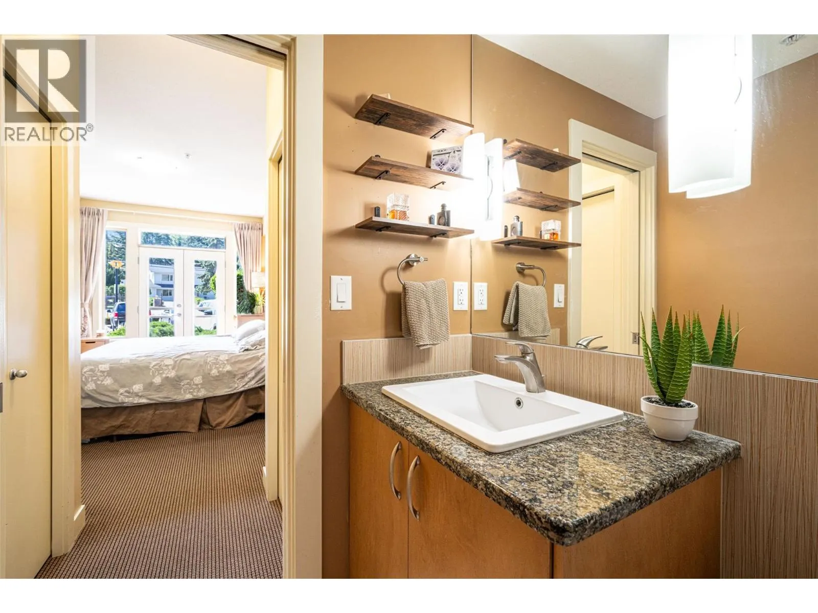 7343 Okanagan Landing Road Unit# 2105