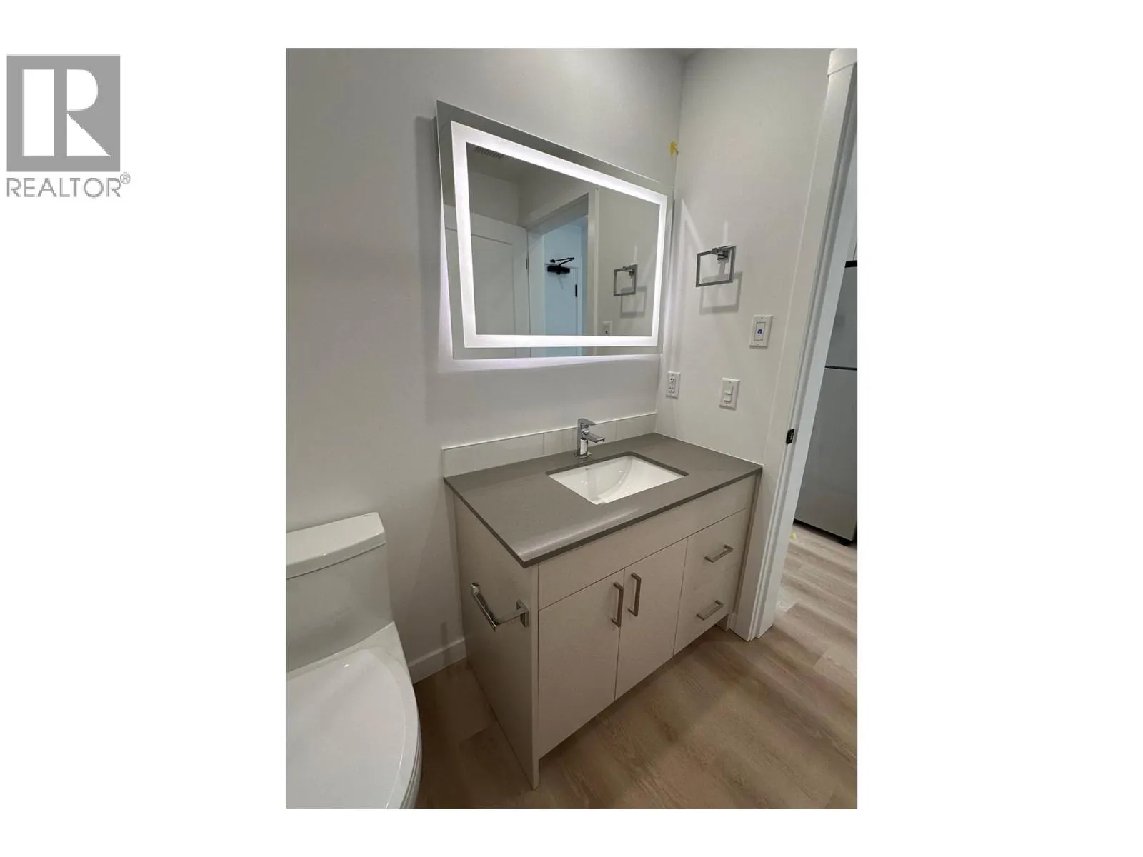 1274 Devonshire Avenue Unit# 443