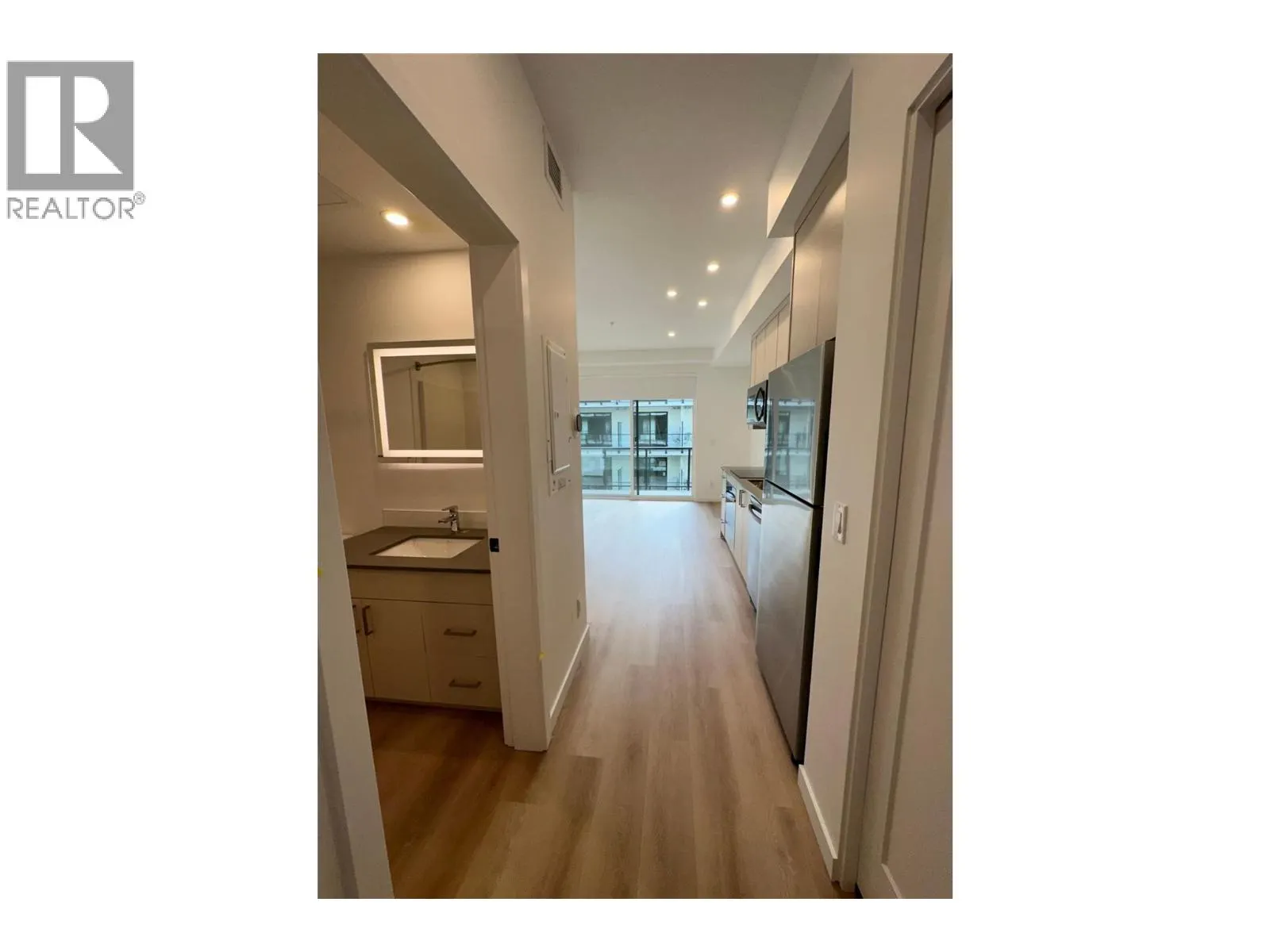 1274 Devonshire Avenue Unit# 443