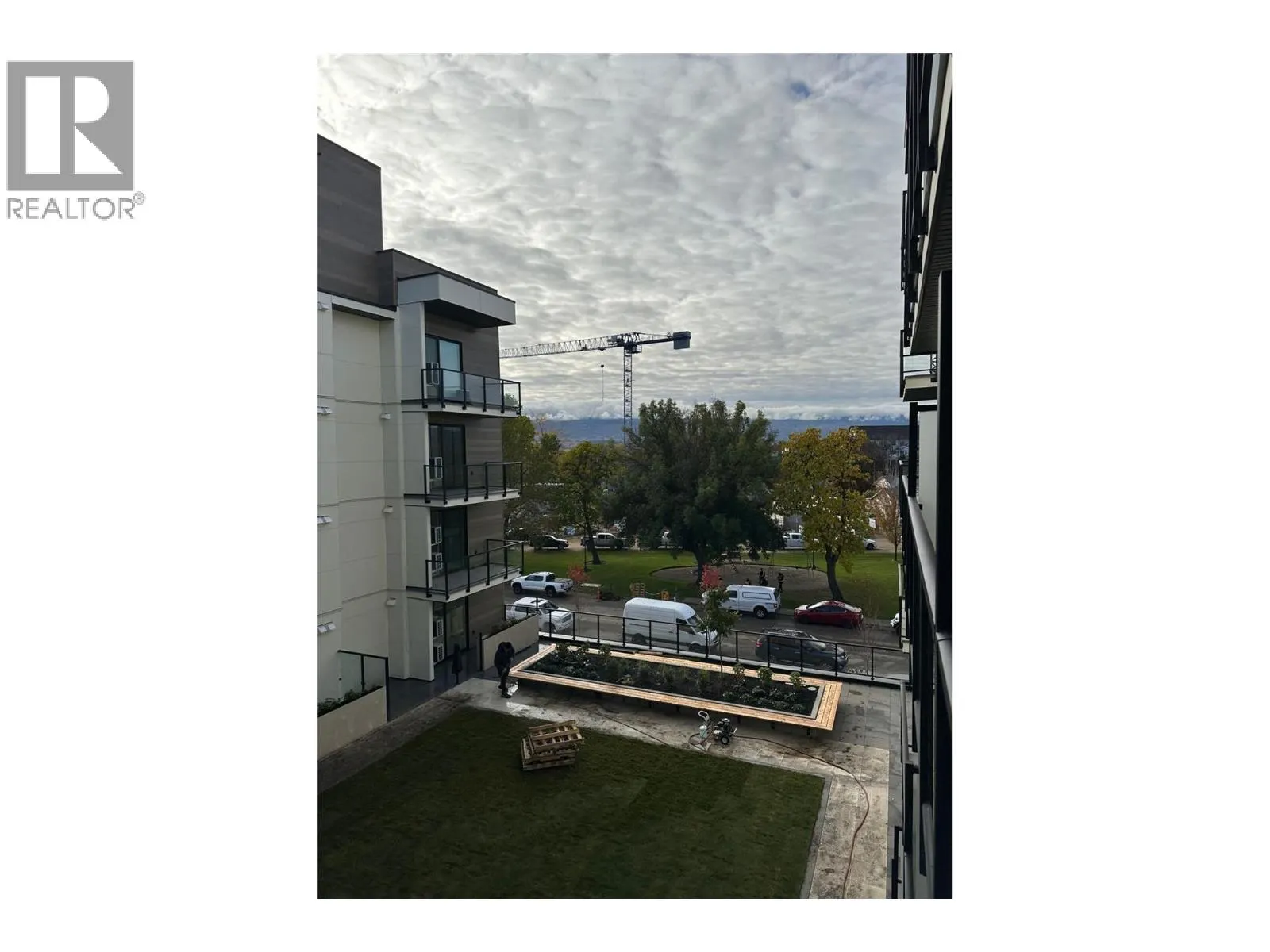 1274 Devonshire Avenue Unit# 443