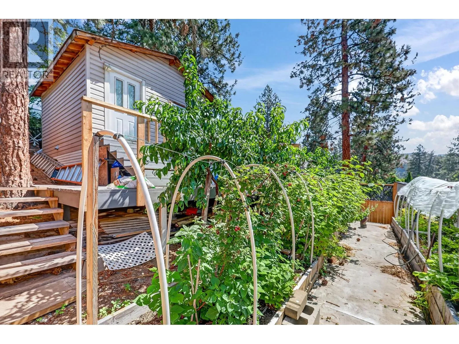 1999 97 Highway S Unit# 104