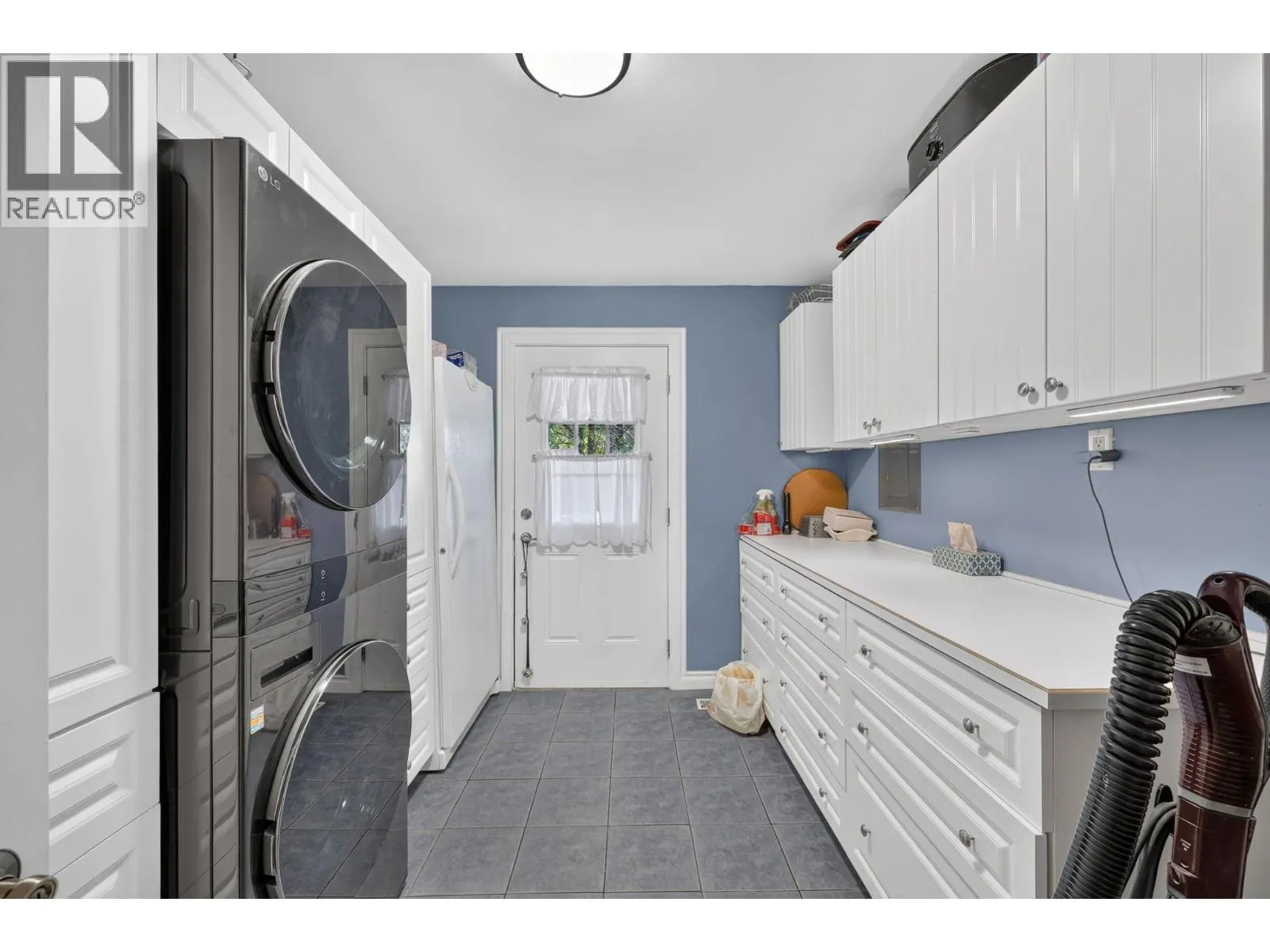 1999 97 Highway S Unit# 104