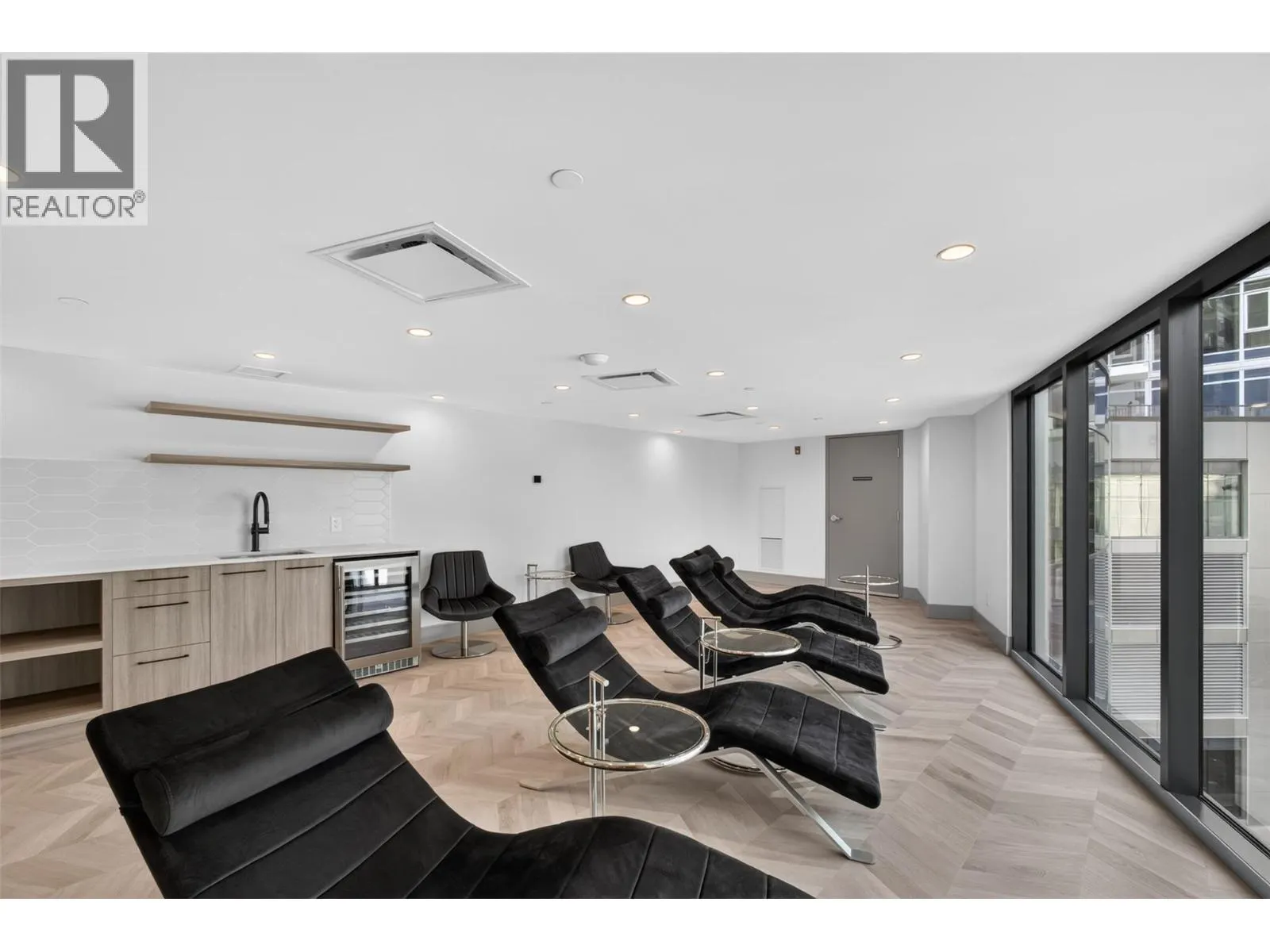 3800 Capozzi Road Unit# PH2