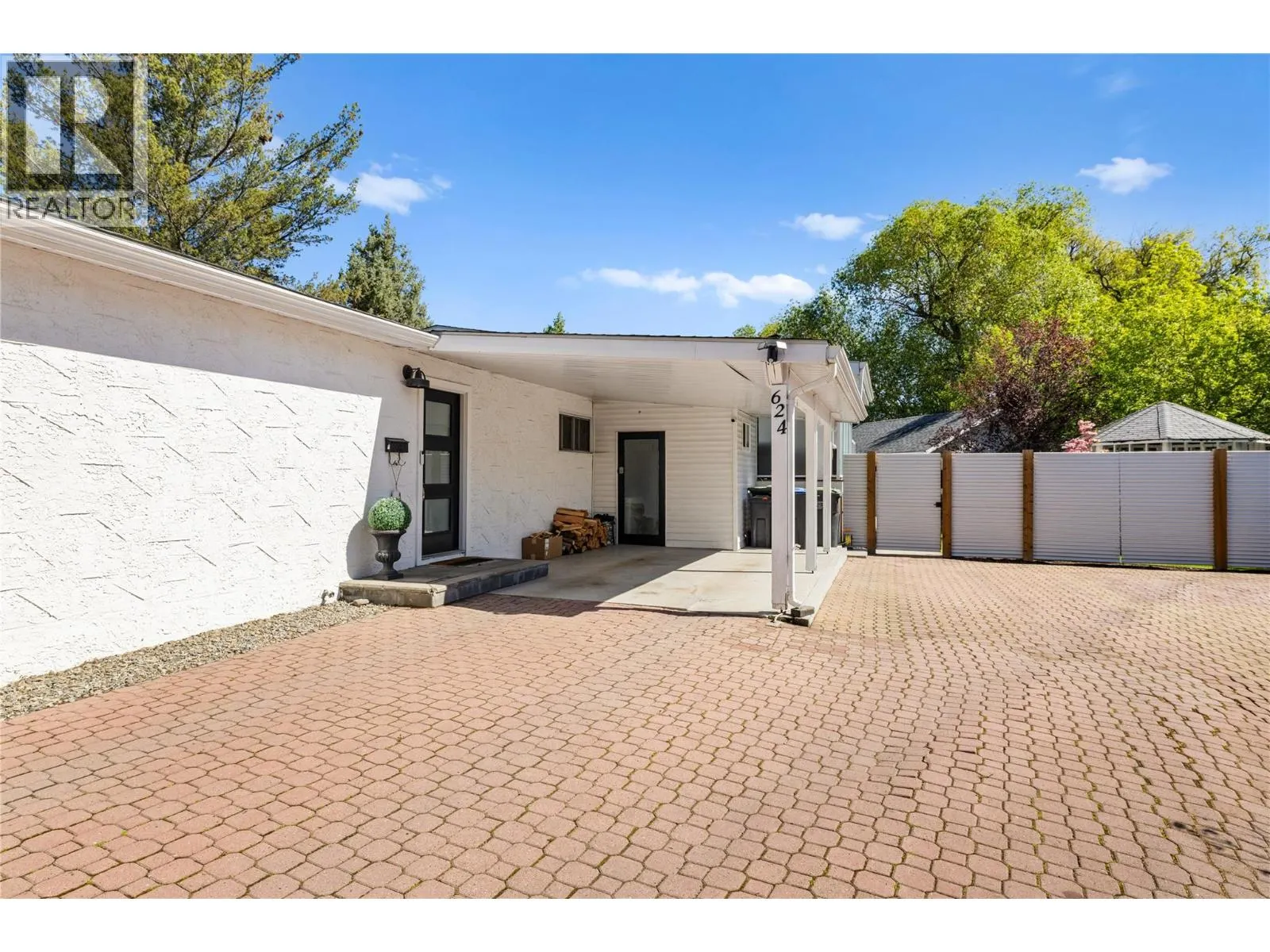 624 Armour Crescent