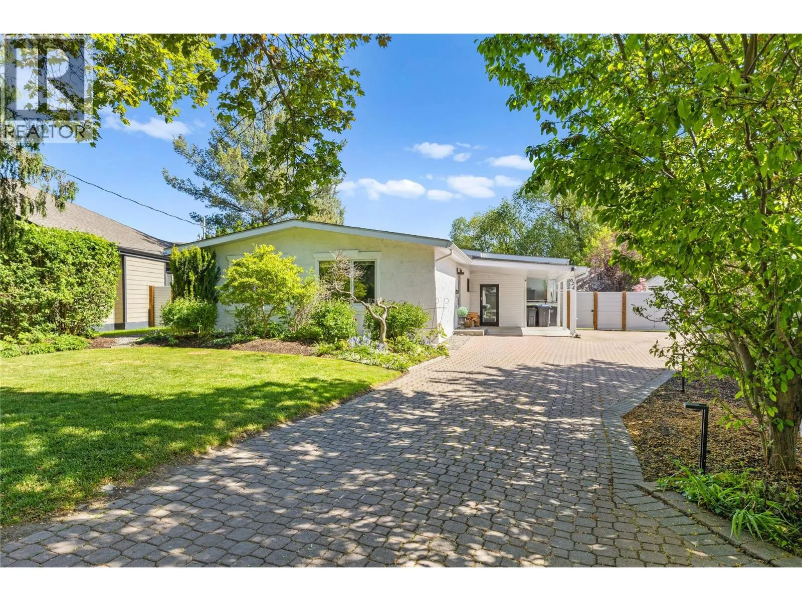 624 Armour Crescent