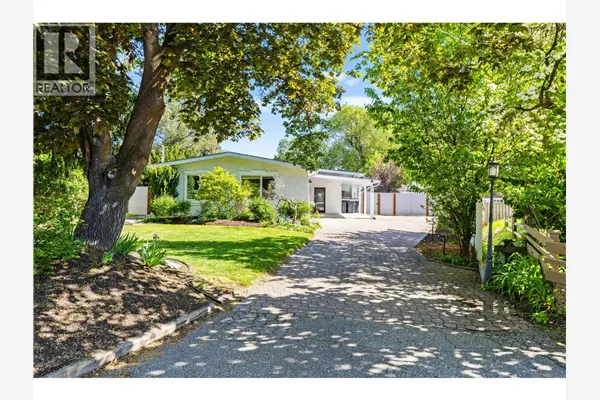 624 Armour Crescent