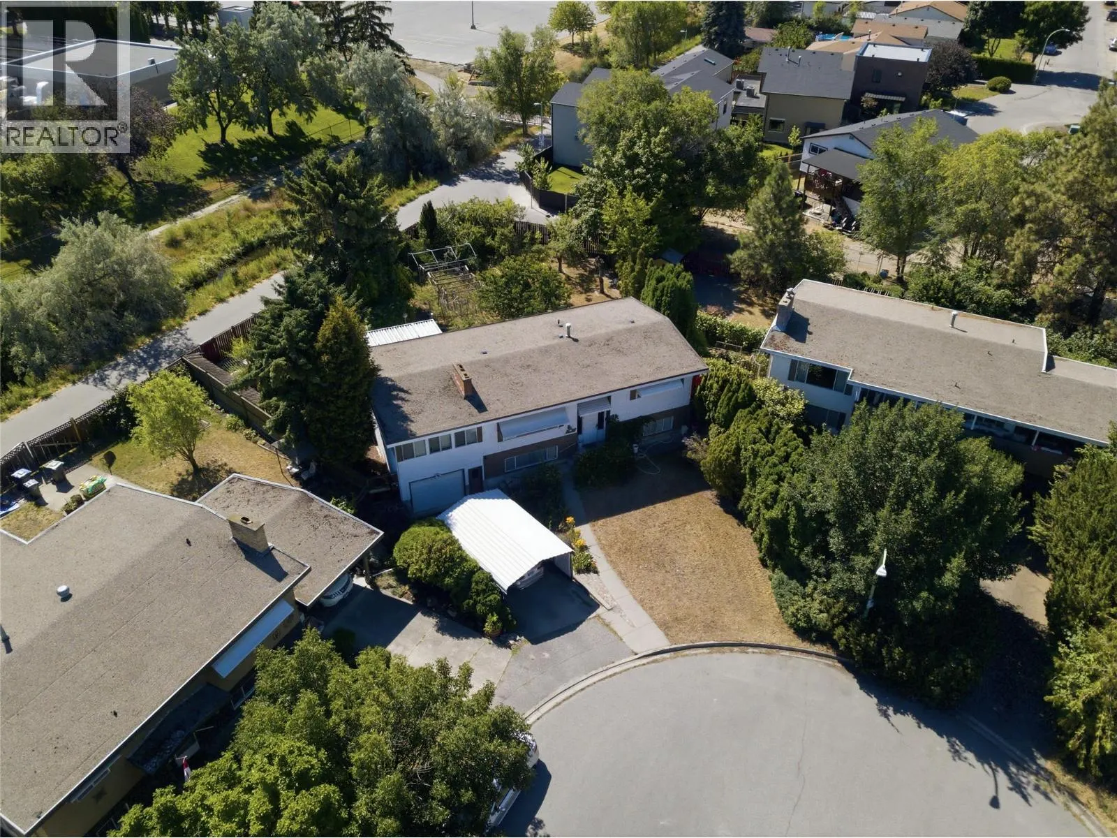 766 Coopland Crescent