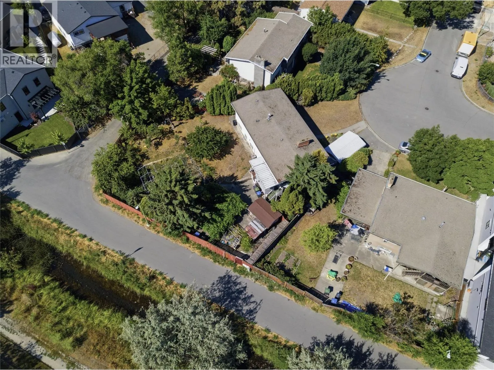 766 Coopland Crescent
