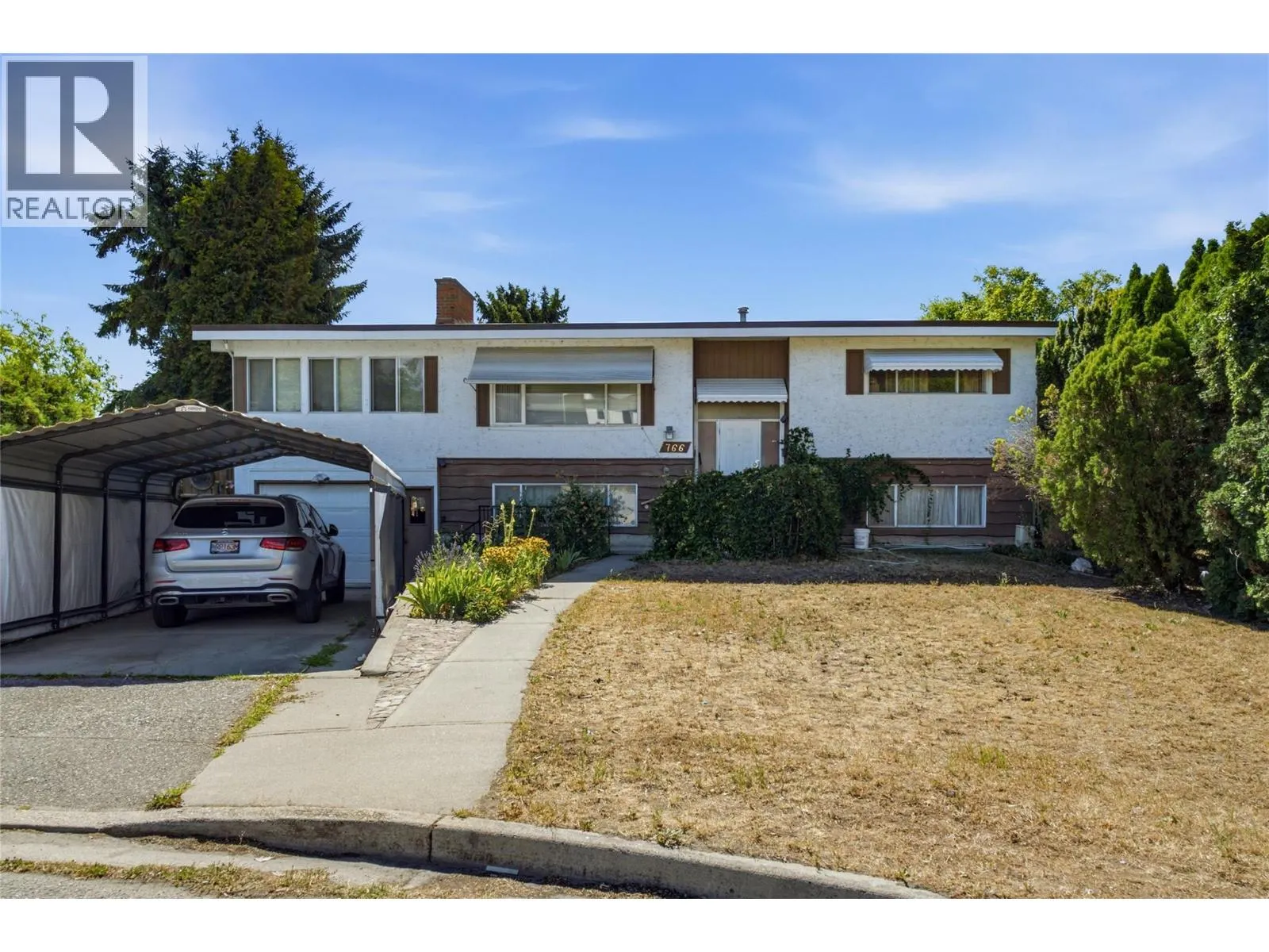 766 Coopland Crescent