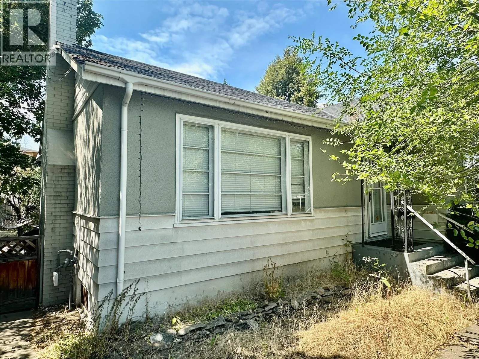 2038 Richter Street