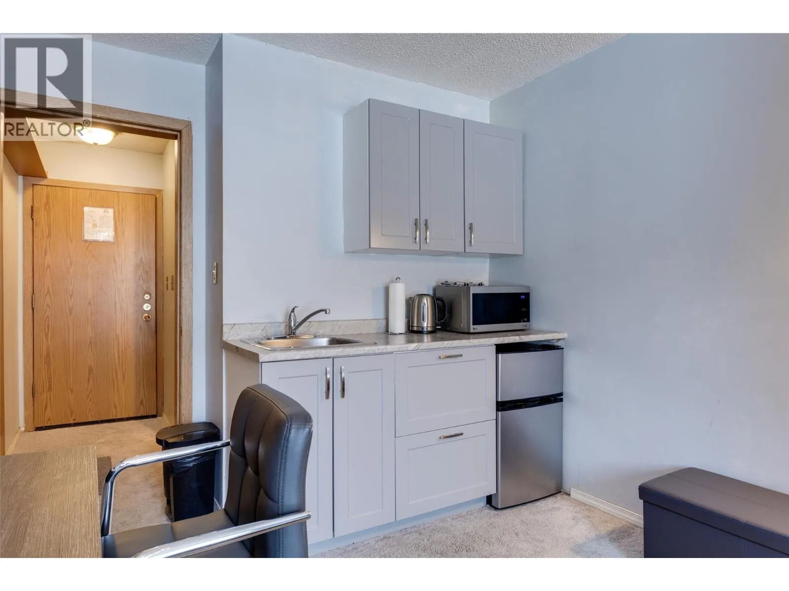 5375 Big White Road Unit# 230