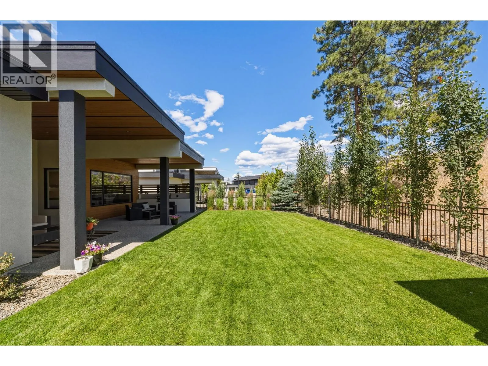 10245 Beacon Hill Drive