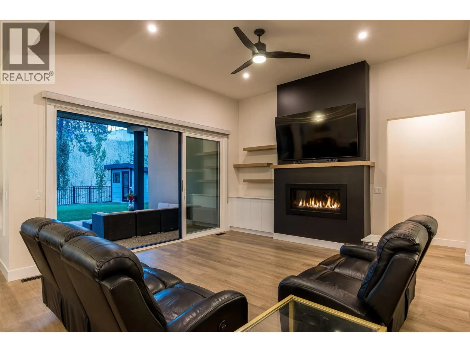 10245 Beacon Hill Drive