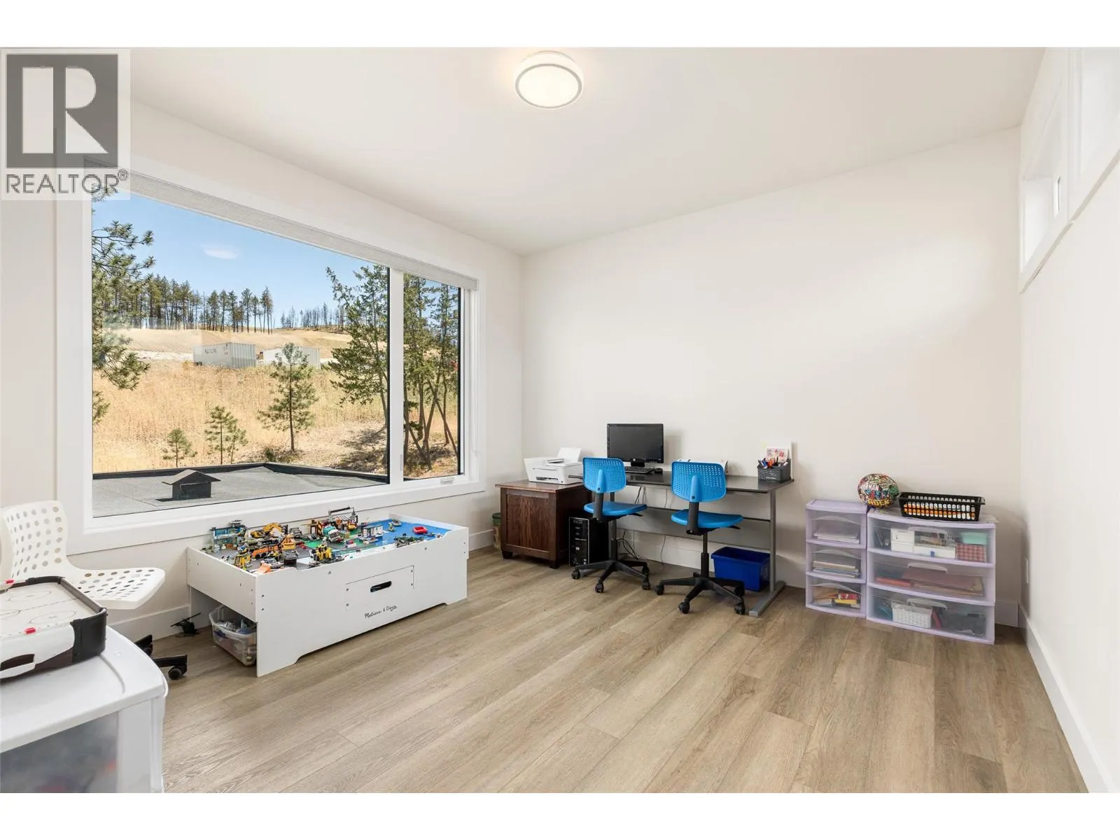 10245 Beacon Hill Drive