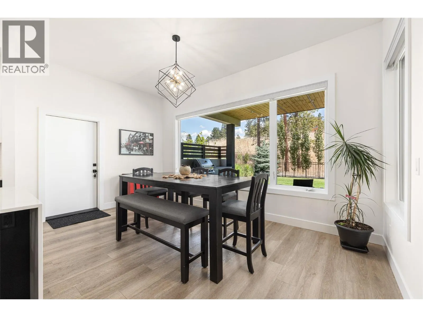 10245 Beacon Hill Drive