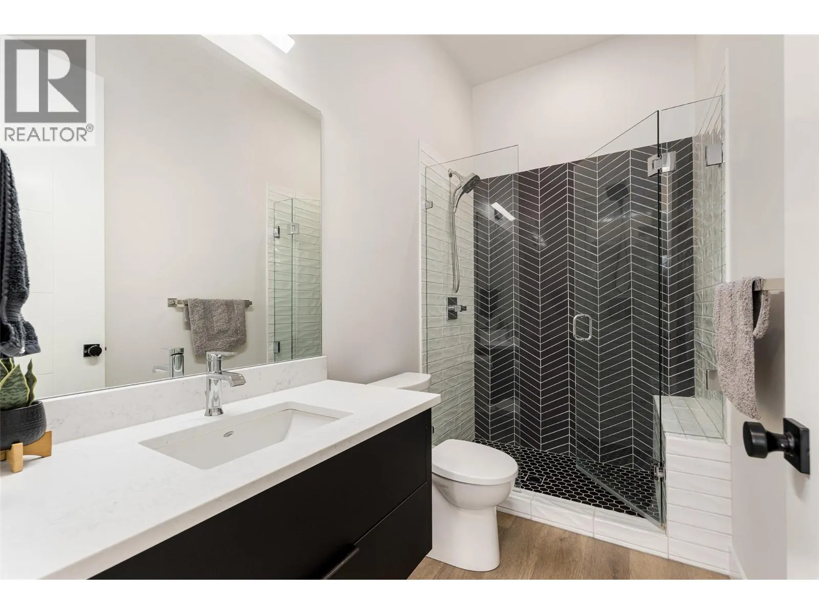 10245 Beacon Hill Drive