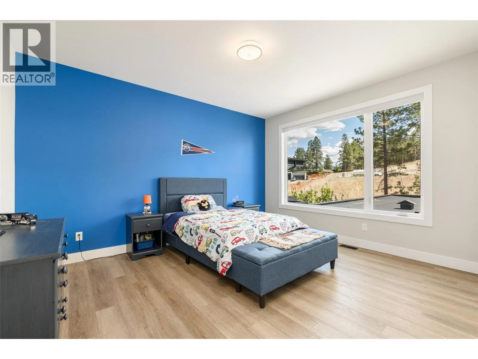 10245 Beacon Hill Drive