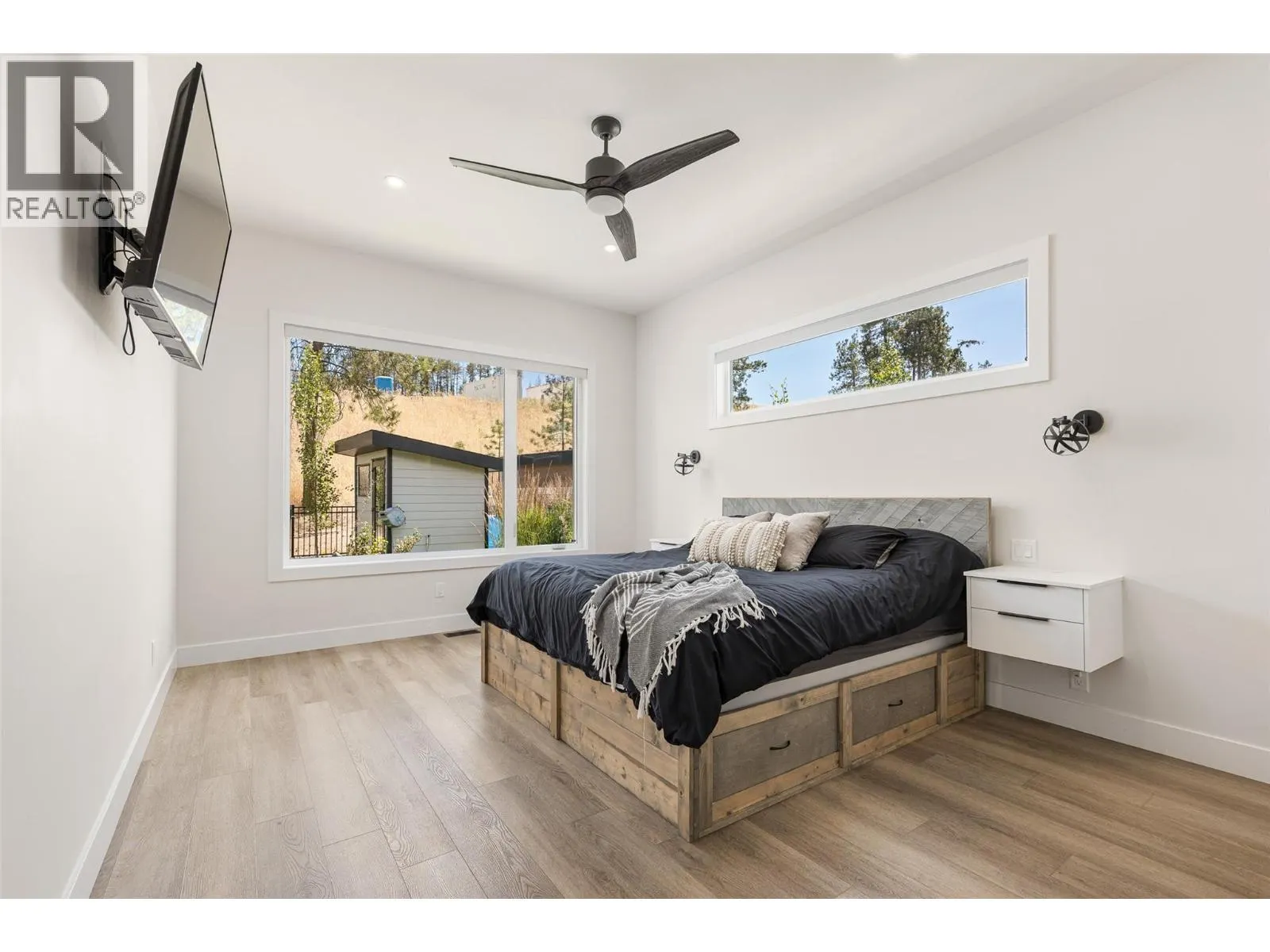 10245 Beacon Hill Drive