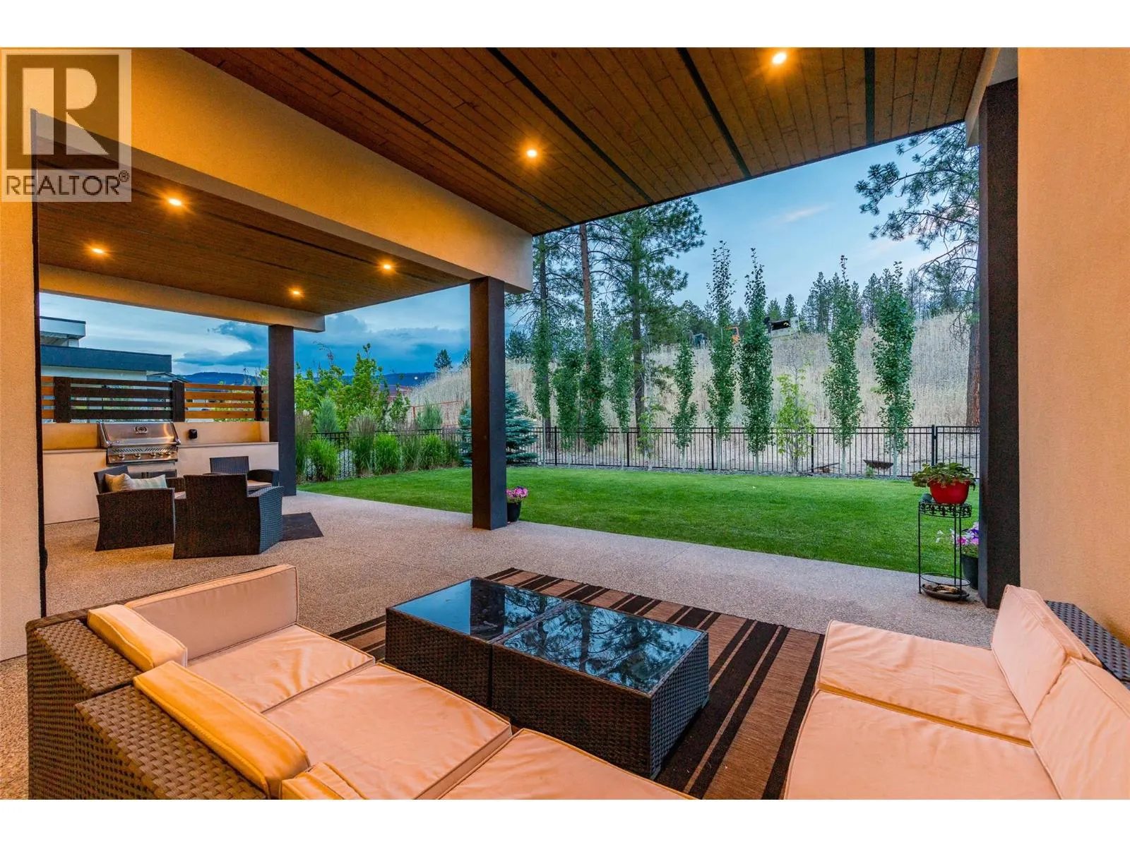 10245 Beacon Hill Drive