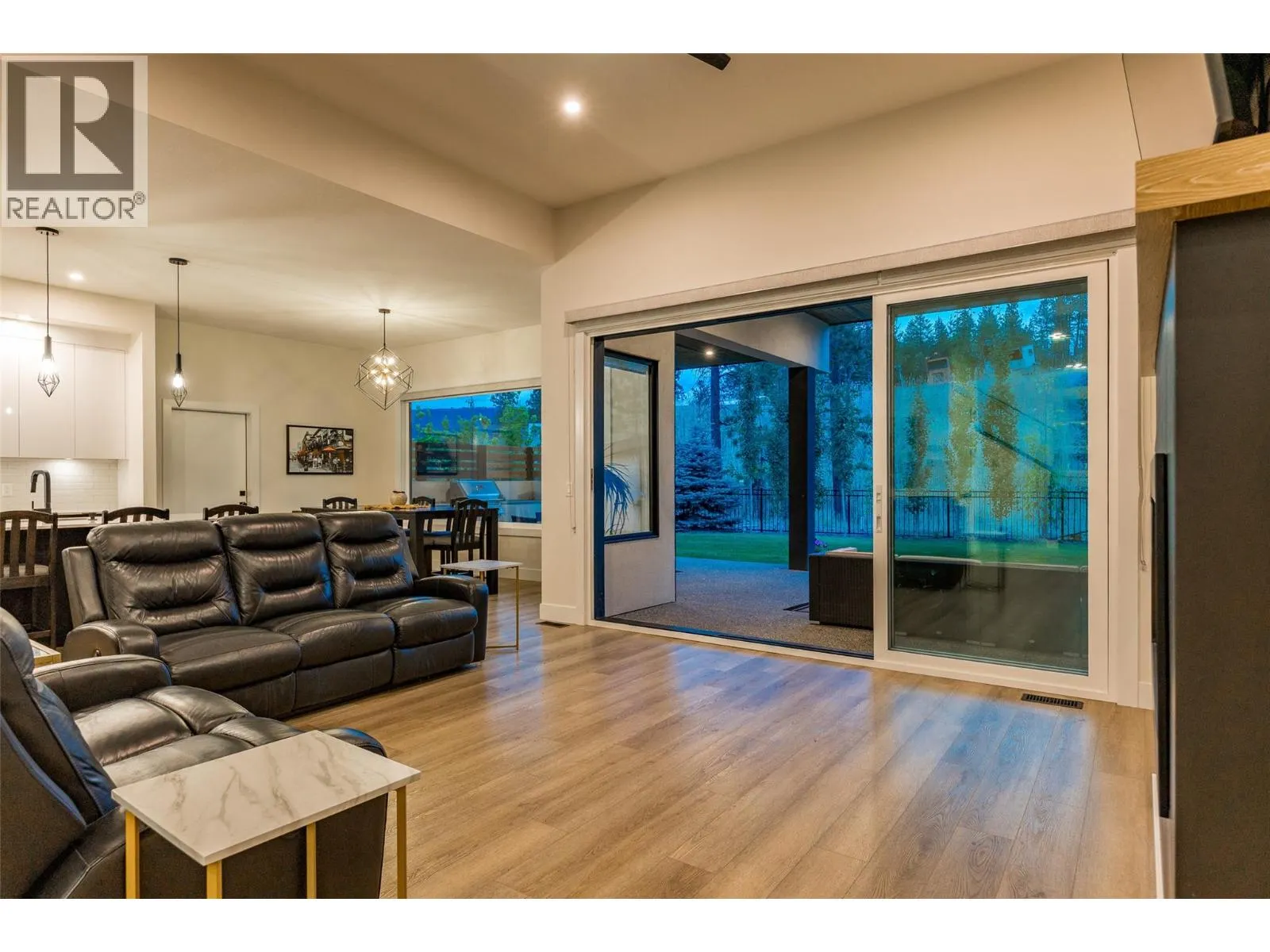 10245 Beacon Hill Drive