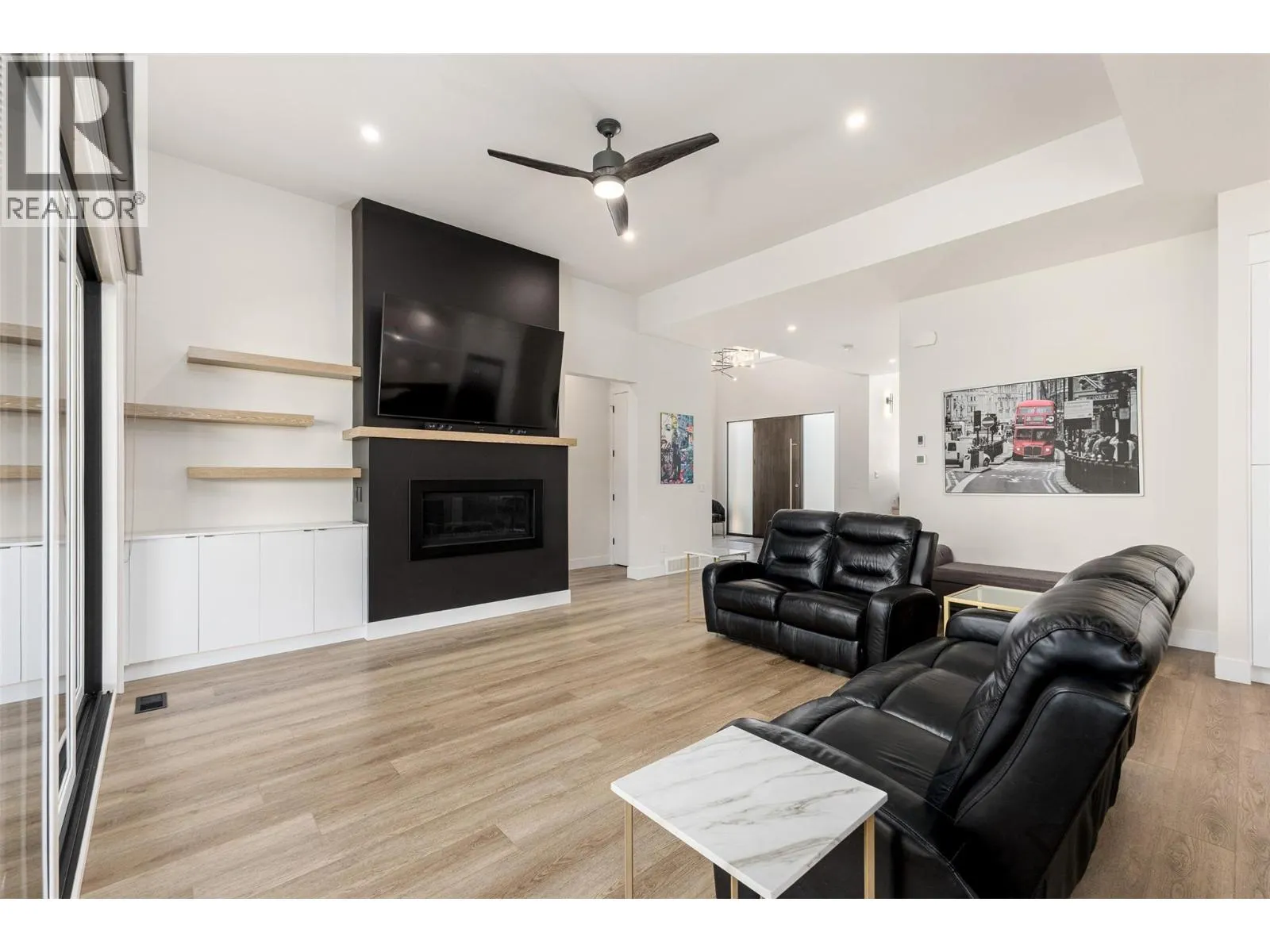 10245 Beacon Hill Drive