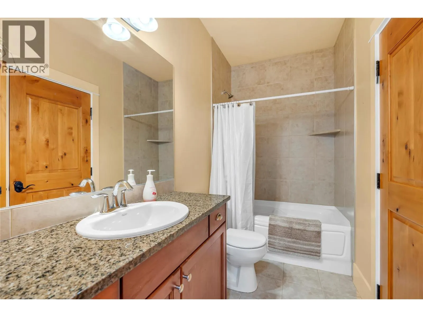 14419 Downton Avenue Unit# 205