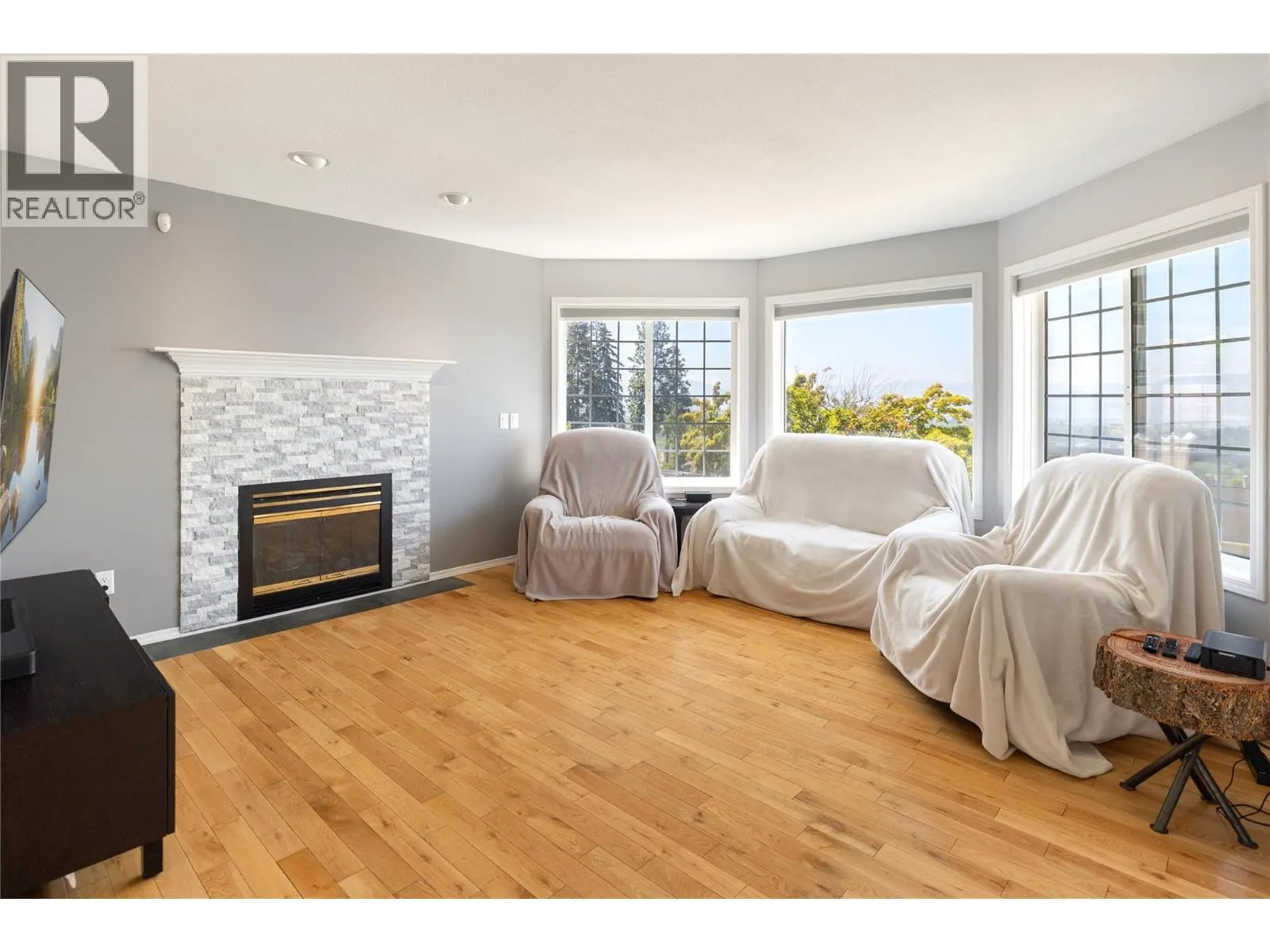 877 Toovey Road