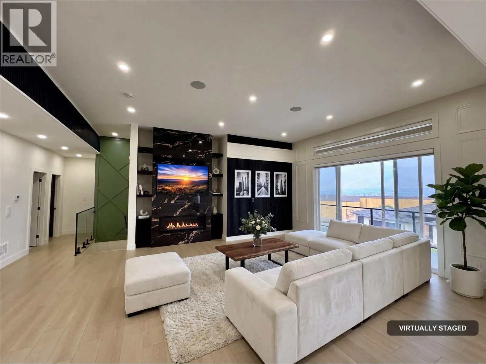 3806 Torrey Pines Drive