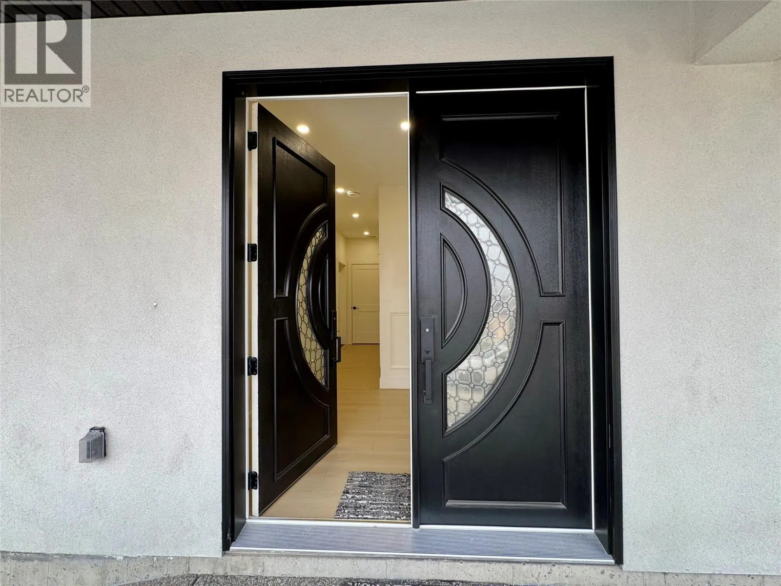 3806 Torrey Pines Drive