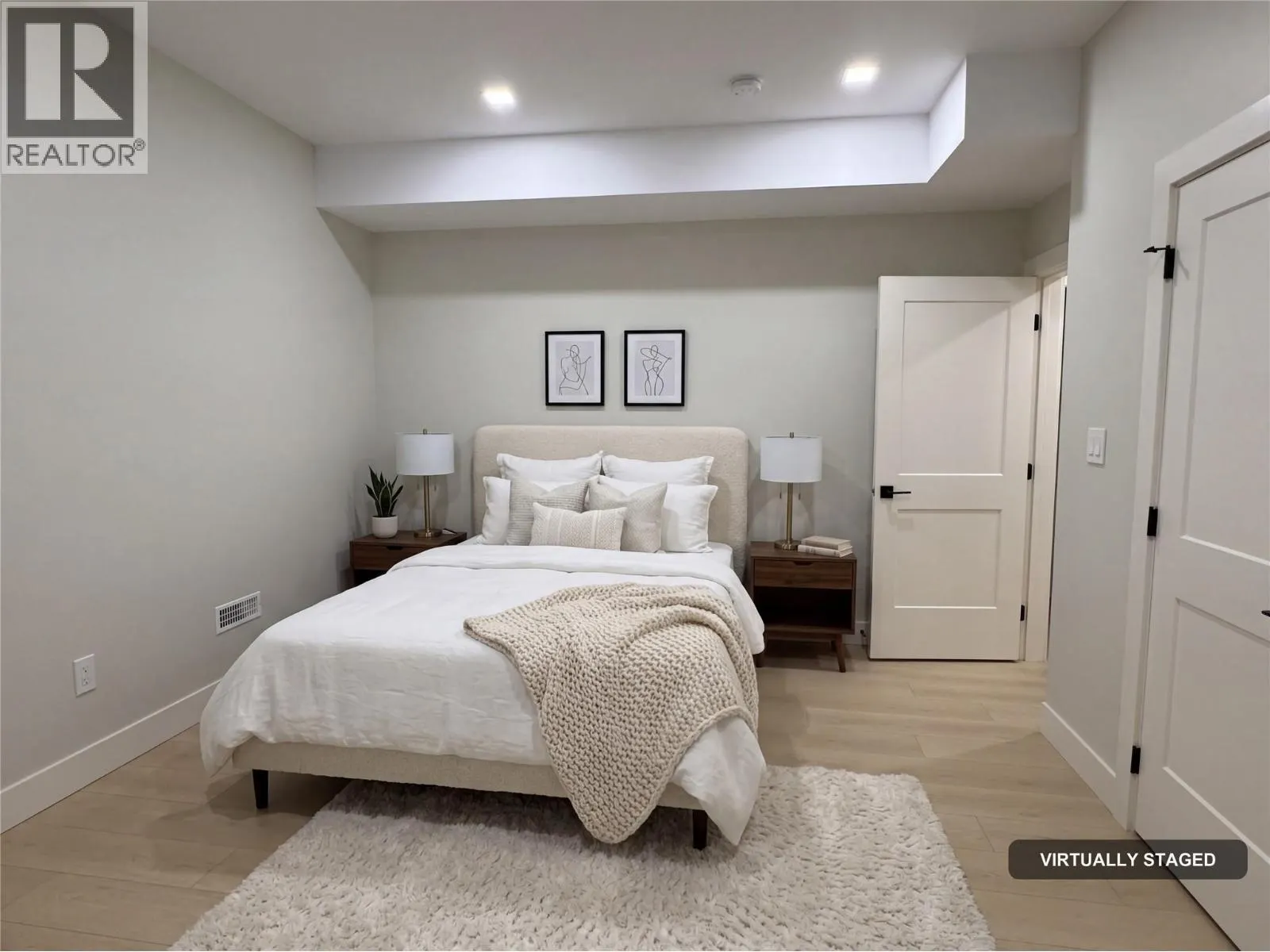 3806 Torrey Pines Drive