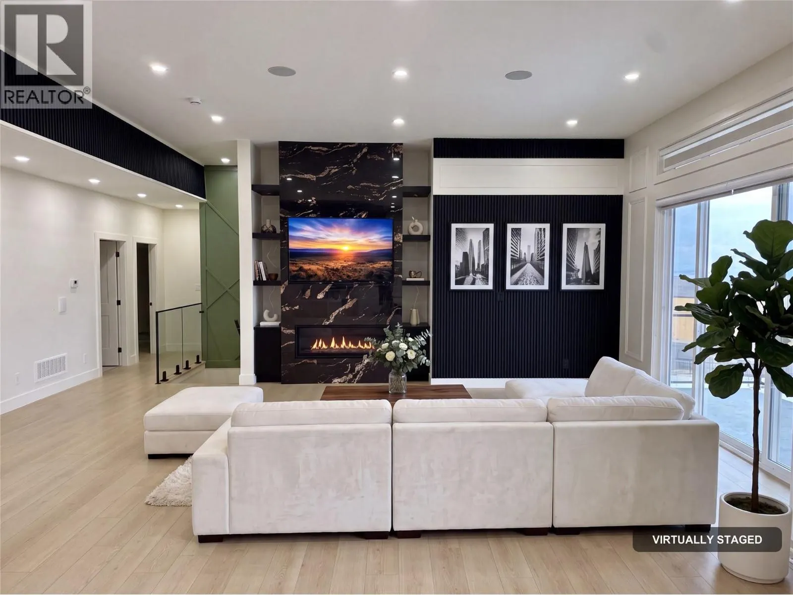 3806 Torrey Pines Drive