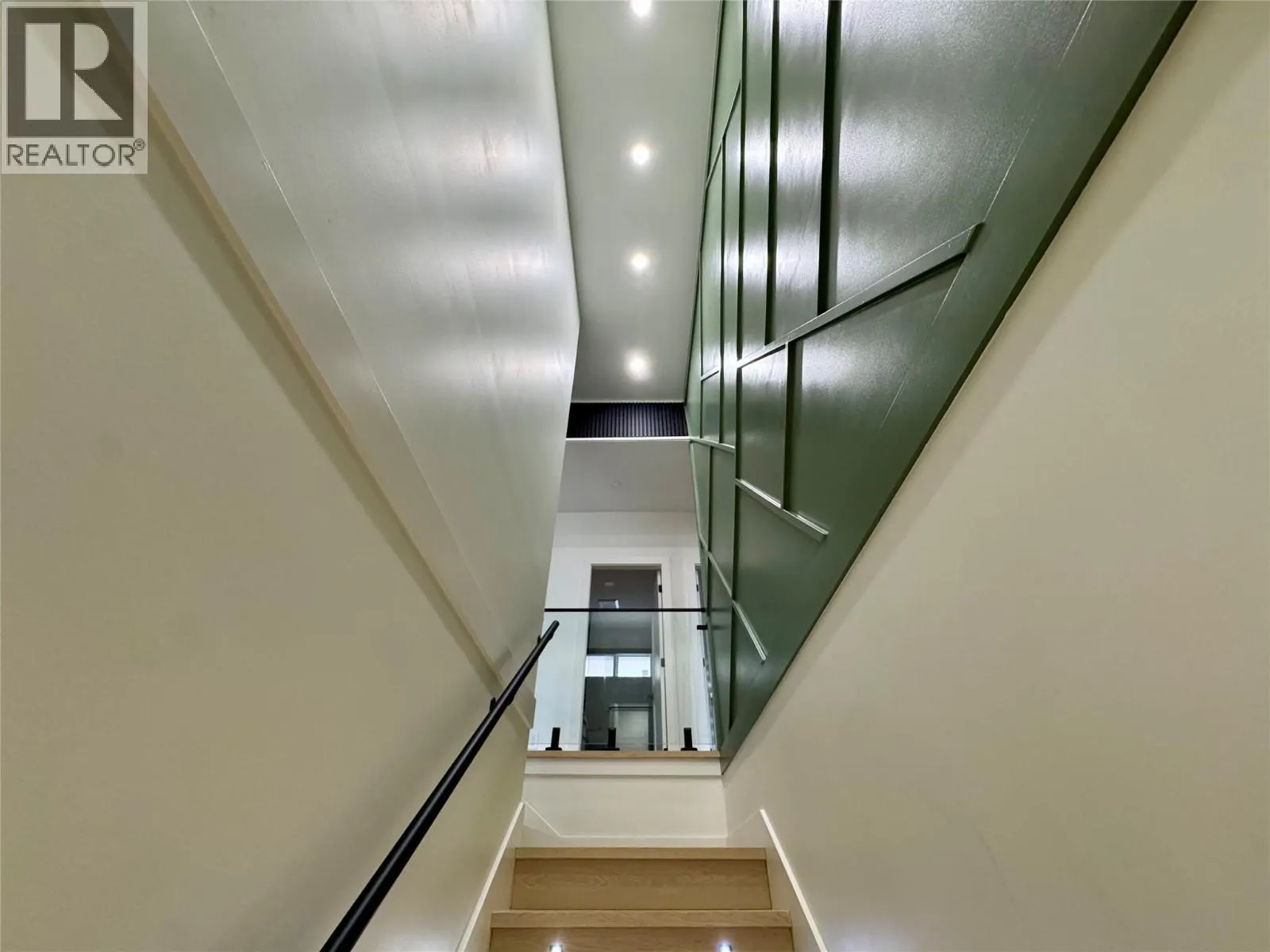 3806 Torrey Pines Drive