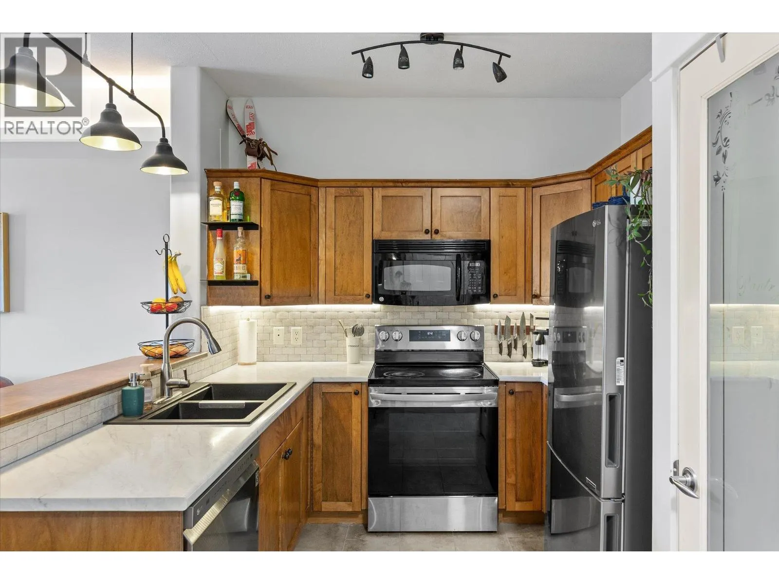 2551 Shoreline Drive Unit# 204