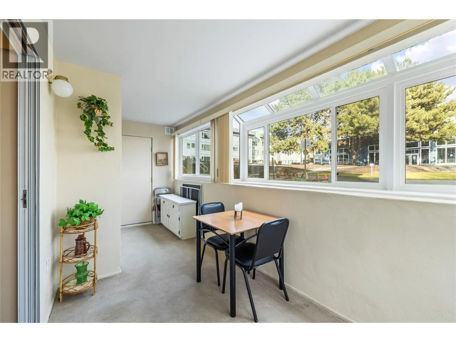 1045 Sutherland Avenue Unit# 37