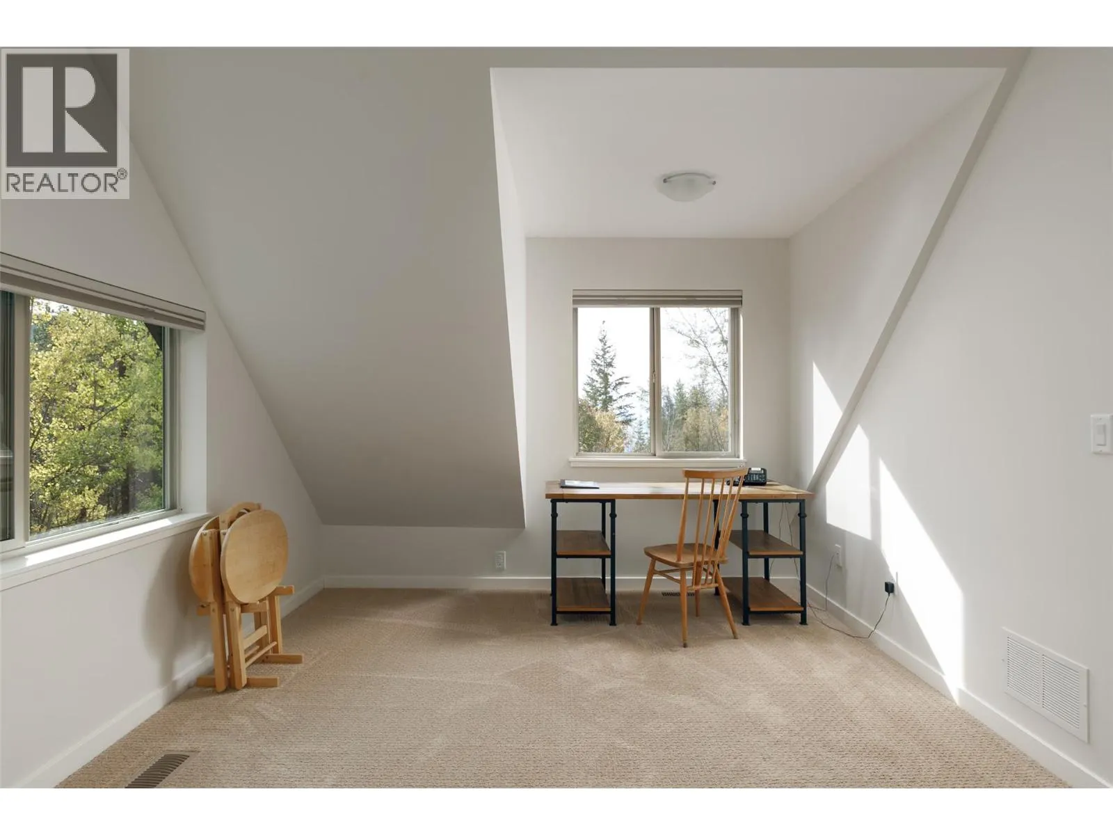 8100/8104 Silver Star Road Road