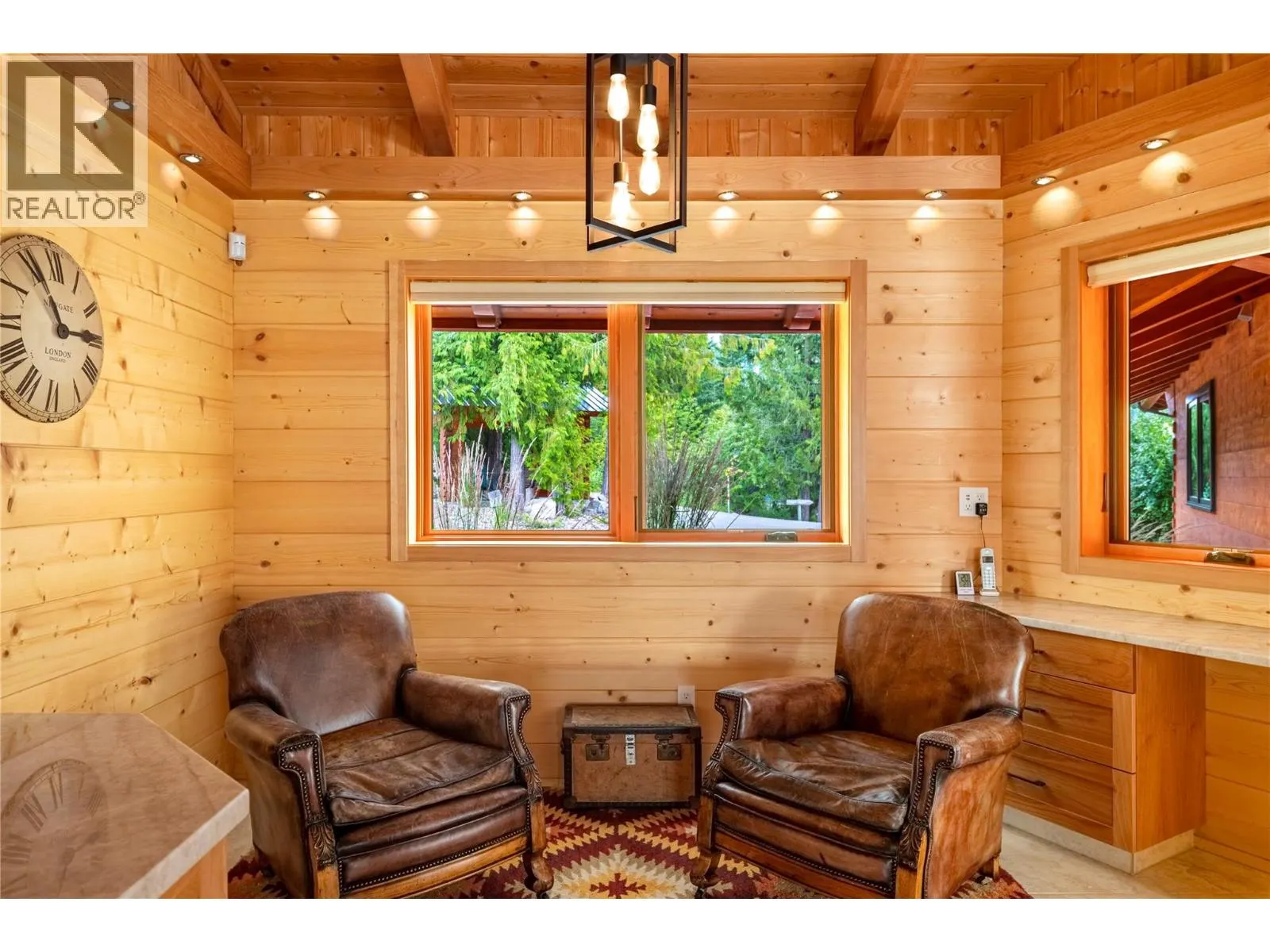 8100/8104 Silver Star Road Road