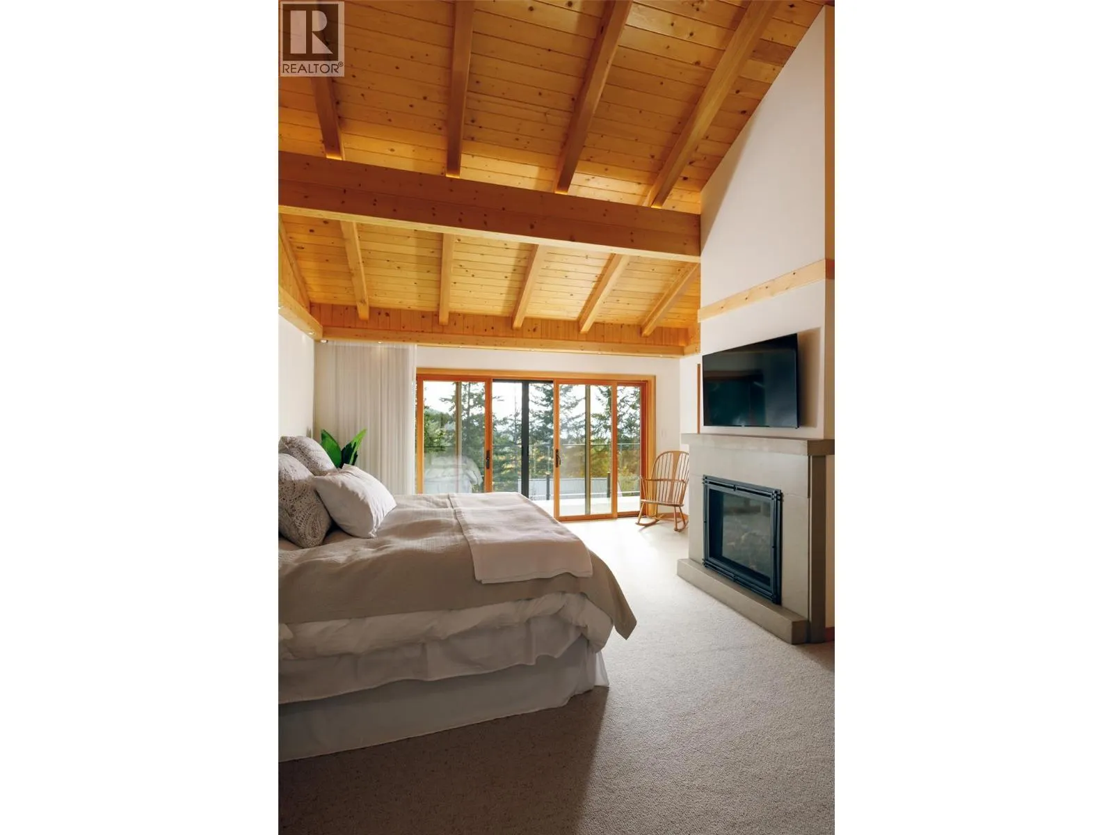 8100/8104 Silver Star Road Road