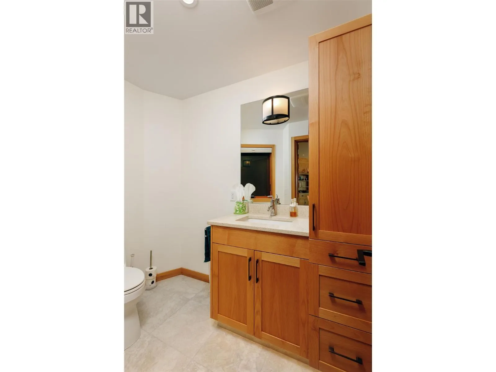 8100/8104 Silver Star Road Road