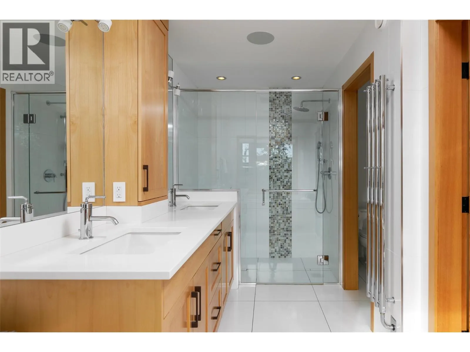 8100/8104 Silver Star Road Road