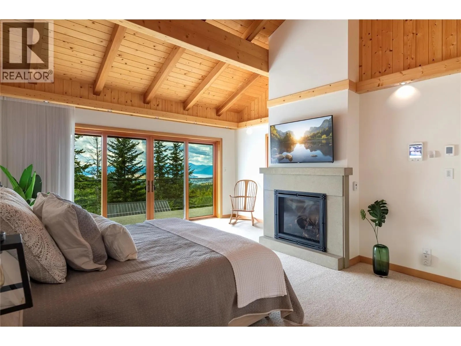 8100/8104 Silver Star Road Road