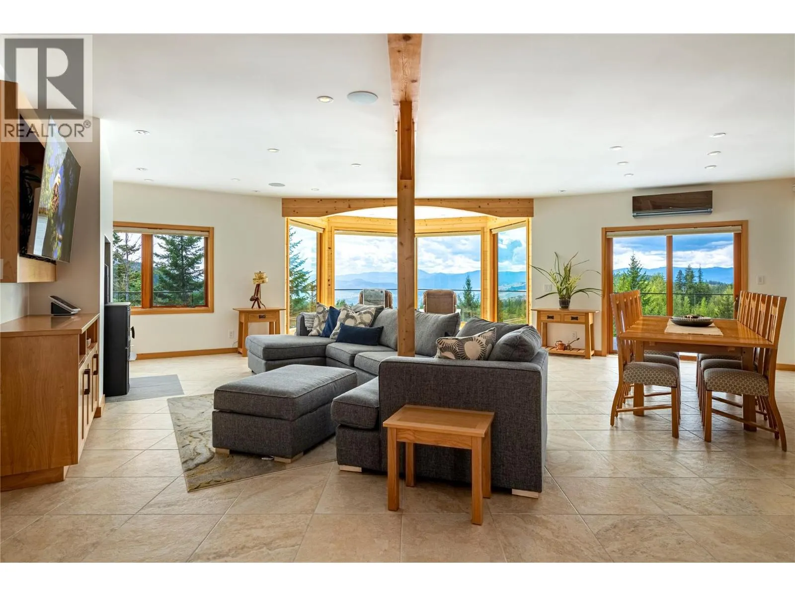 8100/8104 Silver Star Road Road