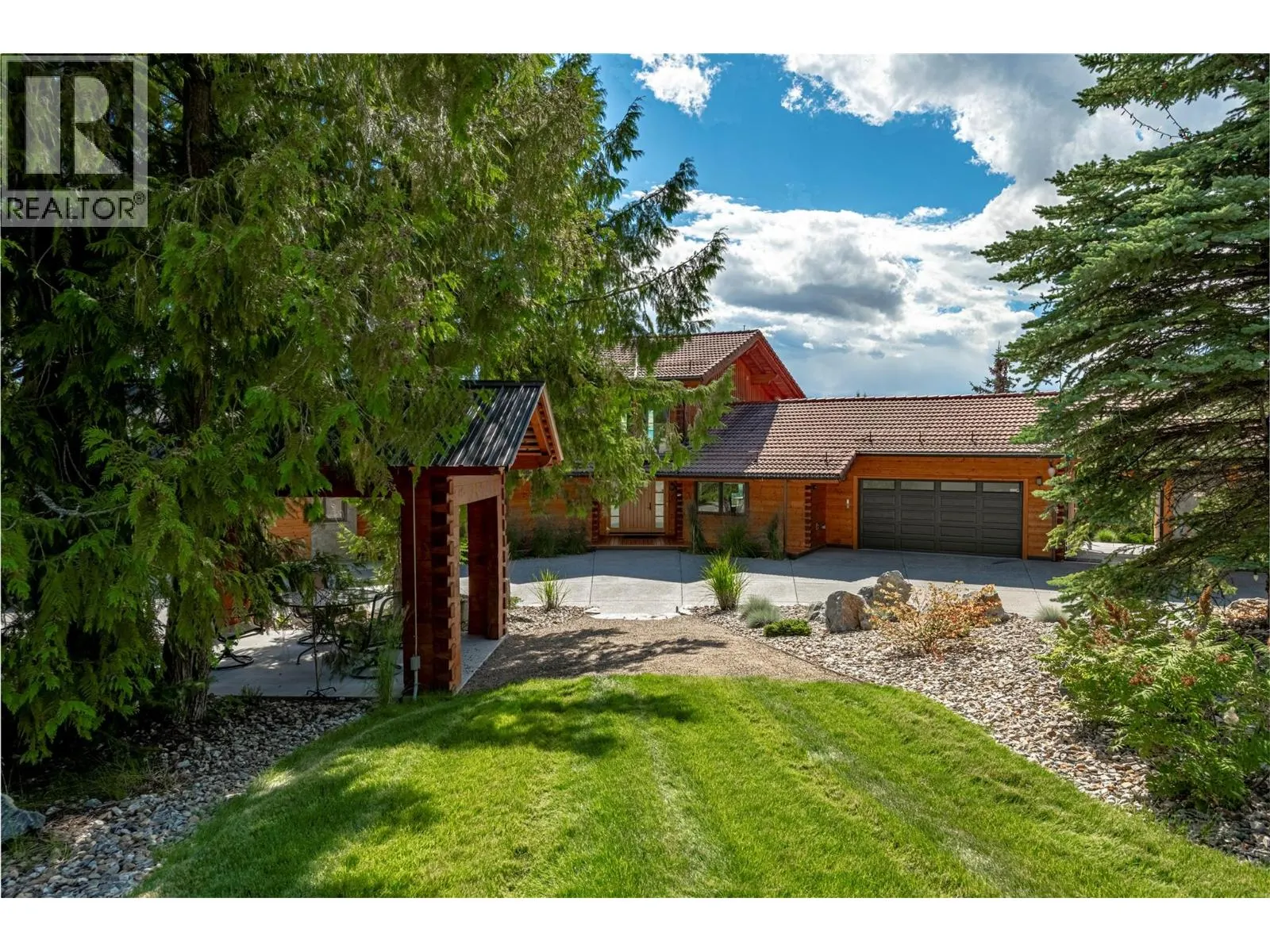 8100/8104 Silver Star Road Road