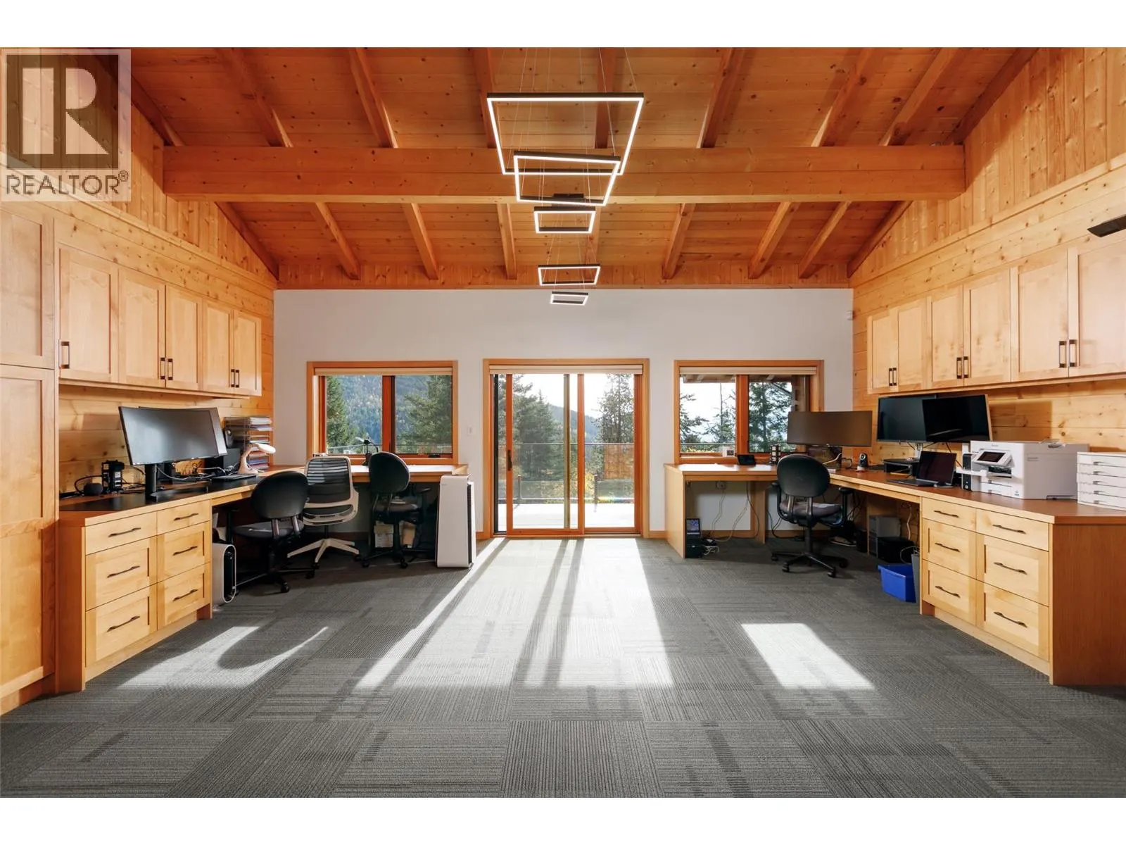 8100/8104 Silver Star Road Road