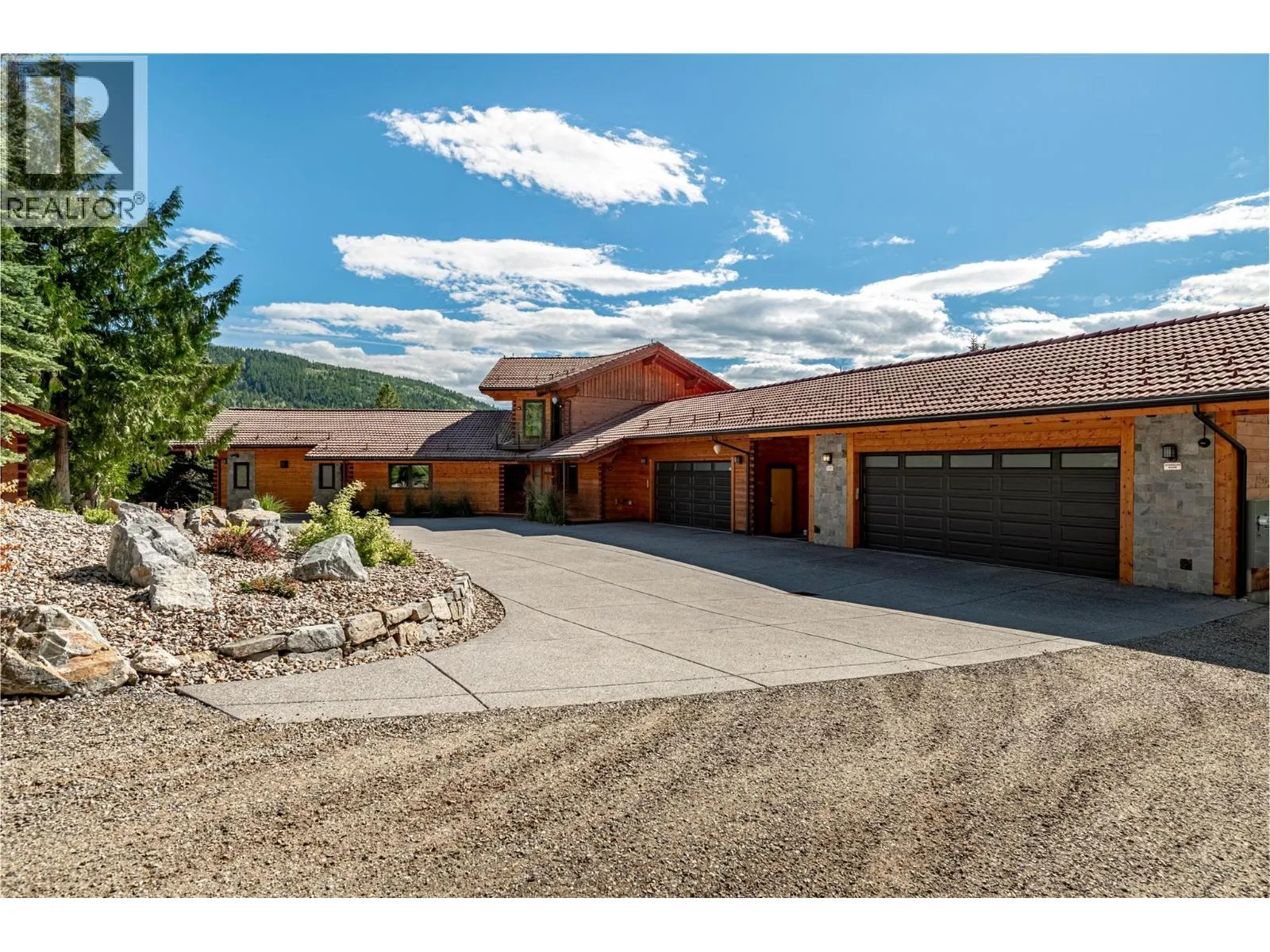 8100/8104 Silver Star Road Road