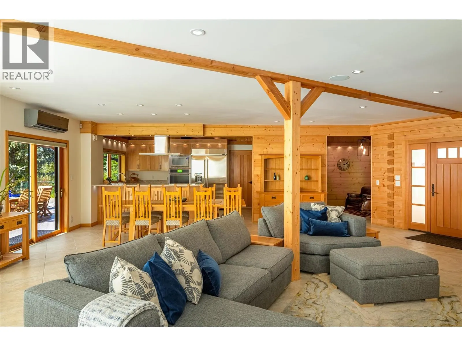8100/8104 Silver Star Road Road