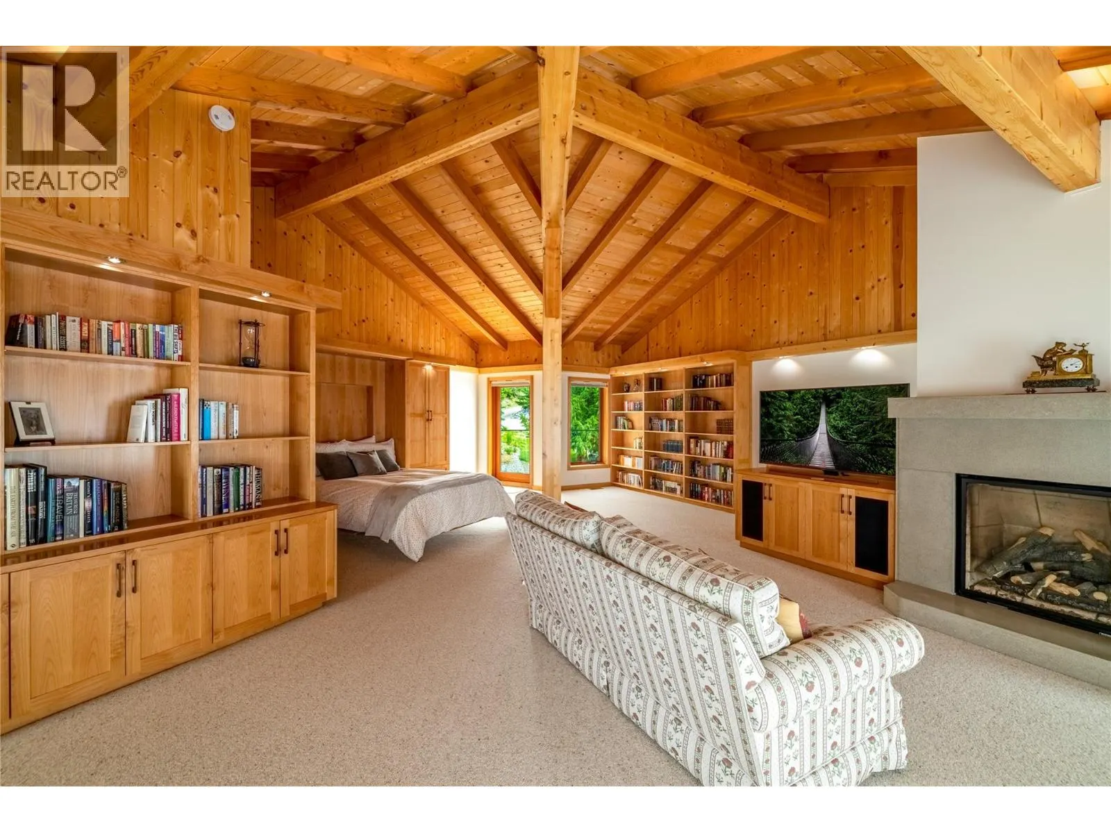 8100/8104 Silver Star Road Road
