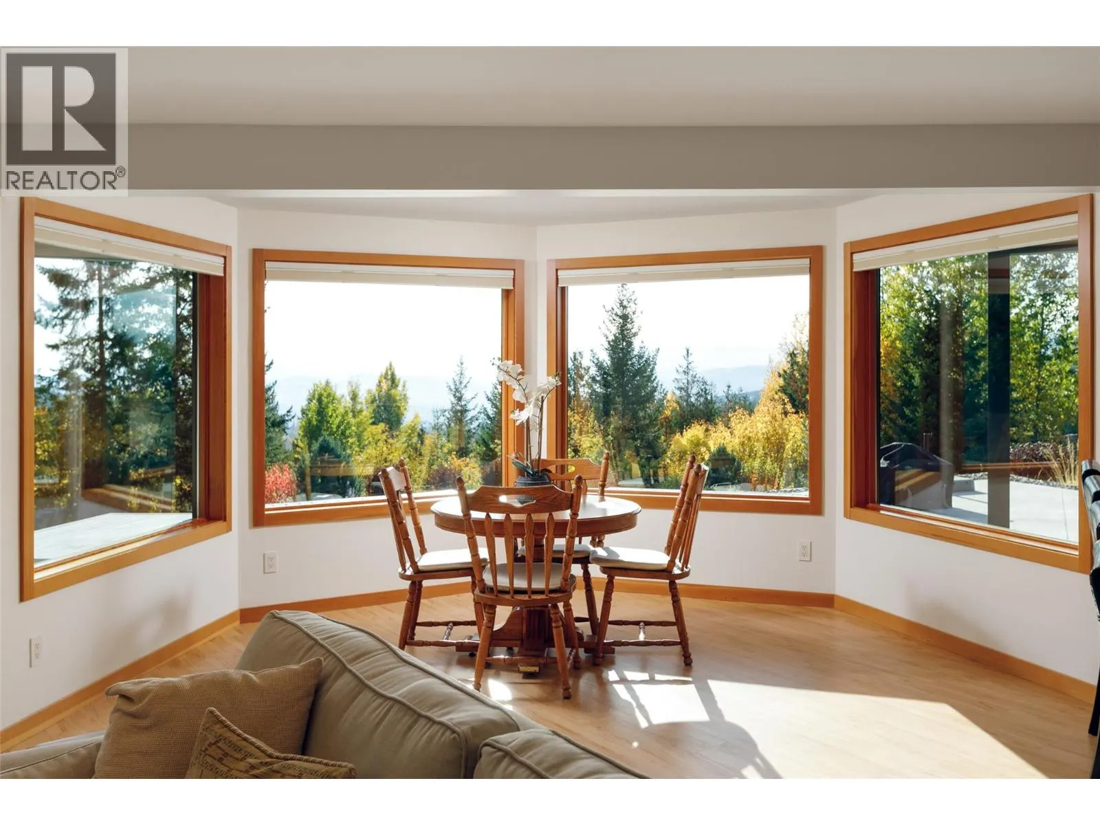 8100/8104 Silver Star Road Road