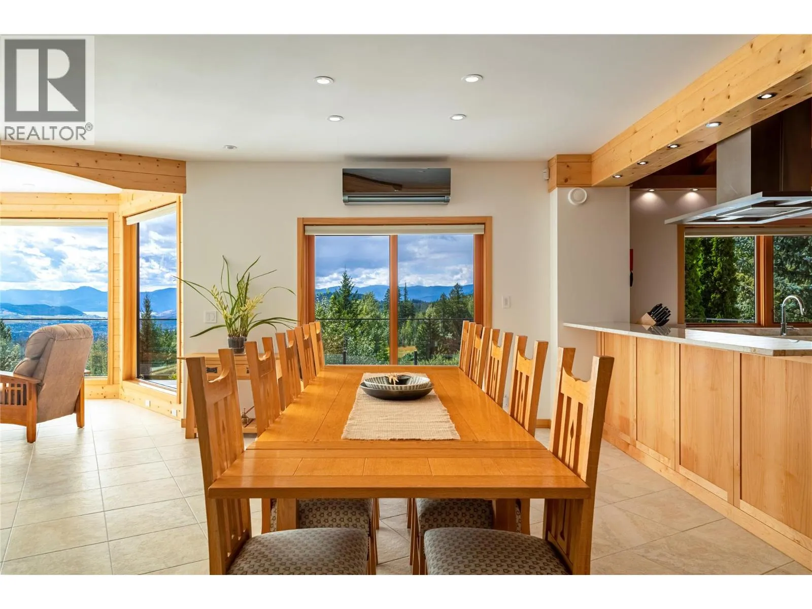 8100/8104 Silver Star Road Road